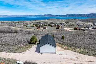 831 W Sunrise Cir, Garden City, UT 84028 - Photo 5