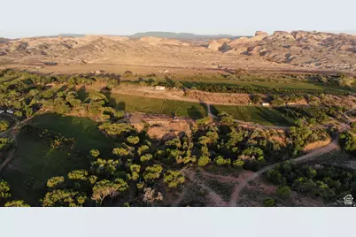 4551 S 600 E, Torrey, UT 84775 - Photo 11