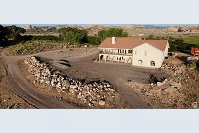 4551 S 600 E, Torrey, UT 84775 - Photo 15