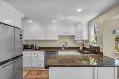 1018 E Sagehill Dr S, Holladay, UT 84124 - Photo 9