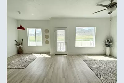 5124 E Lakefield Dr, Eagle Mountain, UT 84005 - Photo 5