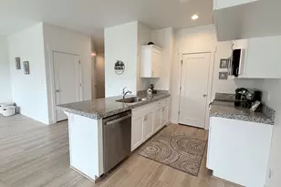 5124 E Lakefield Dr, Eagle Mountain, UT 84005 - Photo 11