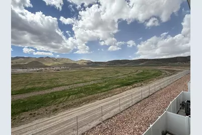 5124 E Lakefield Dr, Eagle Mountain, UT 84005 - Photo 45
