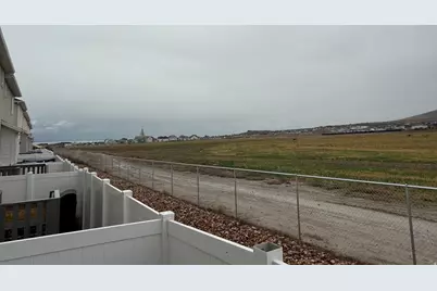 5124 E Lakefield Dr, Eagle Mountain, UT 84005 - Photo 41