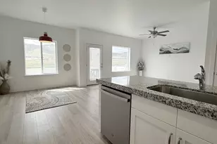 5124 E Lakefield Dr, Eagle Mountain, UT 84005 - Photo 15