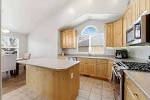 2071 W 2200 S, Syracuse, UT 84075 - Photo 7