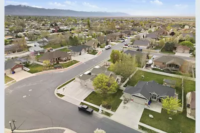 2071 W 2200 S, Syracuse, UT 84075 - Photo 3