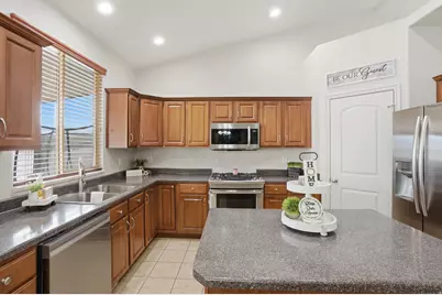 5743 W Lugano Dr, West Jordan, UT 84081 - Photo 15