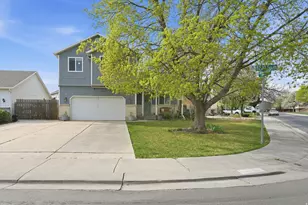 8127 S Creekwood Dr, West Jordan, UT 84088 - Photo 3