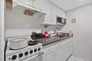 8127 S Creekwood Dr, West Jordan, UT 84088 - Photo 5