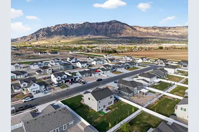 2429 W 2900 N, Farr West, UT 84404 - Photo 3