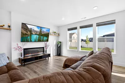 2429 W 2900 N, Farr West, UT 84404 - Photo 15