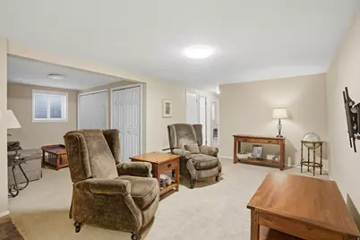 8917 S Powderhorn Dr E, Sandy, UT 84093 - Photo 17