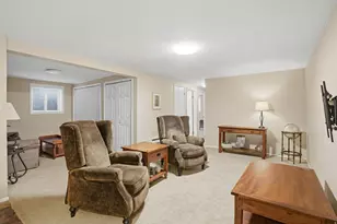 8917 S Powderhorn Dr E, Sandy, UT 84093 - Photo 17