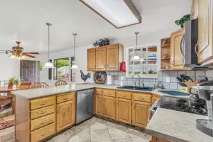 2774 E Willow Wick Dr S, Sandy, UT 84093 - Photo 9