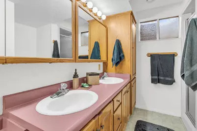 2774 E Willow Wick Dr S, Sandy, UT 84093 - Photo 23