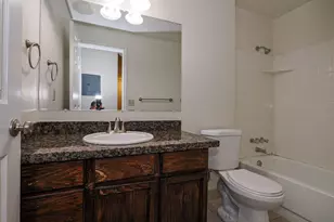 550 S 400 E, Salt Lake City, UT 84111 - Photo 13