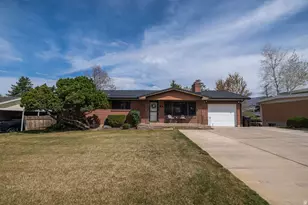 11 E Bonneville Dr, Bountiful, UT 84010 - Photo 1