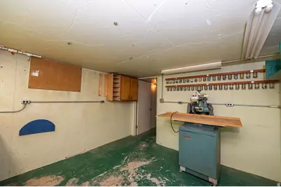 11 E Bonneville Dr, Bountiful, UT 84010 - Photo 31