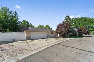 1522 E Amblewood Ln, Holladay, UT 84124 - Photo 51