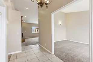 5169 W Rock Ridge Ln, West Jordan, UT 84081 - Photo 9