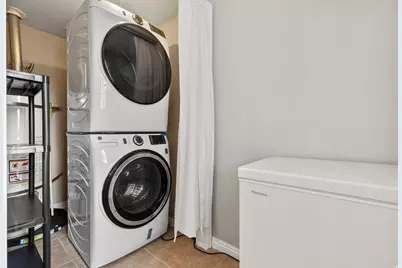 831 N Valeria Dr, Layton, UT 84041 - Photo 21