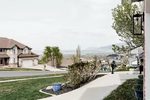 3551 S Huntington Dr, Bountiful, UT 84010 - Photo 3