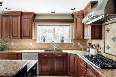 3551 S Huntington Dr, Bountiful, UT 84010 - Photo 11