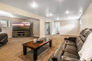 2156 S Elaine Dr, Bountiful, UT 84010 - Photo 23