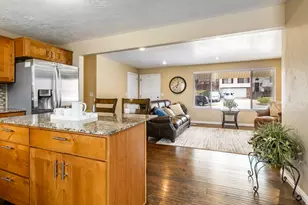 2156 S Elaine Dr, Bountiful, UT 84010 - Photo 9