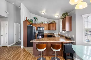 8229 S Resaca Dr, Midvale, UT 84070 - Photo 5