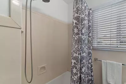 282 E 650 N, Bountiful, UT 84010 - Photo 15