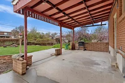 282 E 650 N, Bountiful, UT 84010 - Photo 25