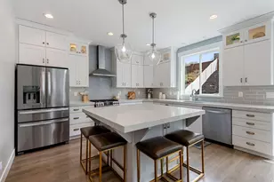 572 E Rockwell Vis, Draper, UT 84020 - Photo 3