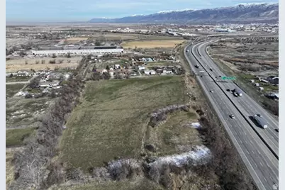 2075 W 2670 N, Salt Lake City, UT 84116 - Photo 3