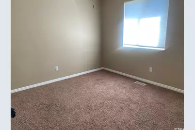 83 Canterbury Cir, Logan, UT 84321 - Photo 3