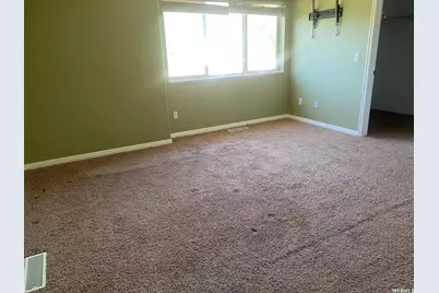 83 Canterbury Cir, Logan, UT 84321 - Photo 9