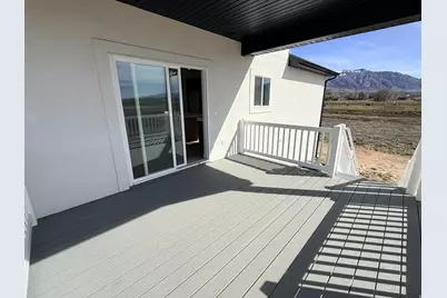 2405 W 3200 N, Farr West, UT 84404 - Photo 37