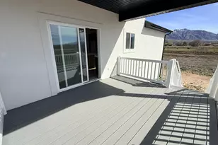 2405 W 3200 N, Farr West, UT 84404 - Photo 37