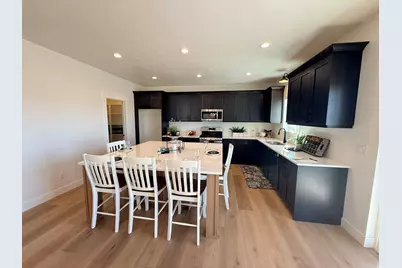 2405 W 3200 N, Farr West, UT 84404 - Photo 27