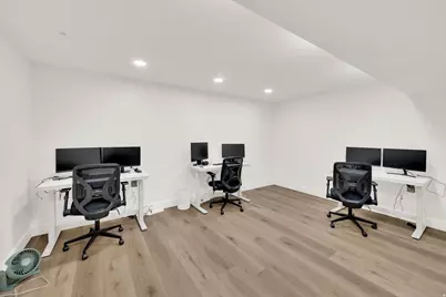 10885 S State St, Sandy, UT 84070 - Photo 35