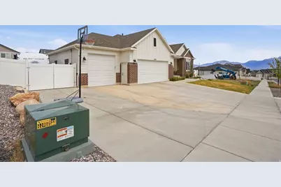 6638 W Braeburn Way S, West Jordan, UT 84081 - Photo 3