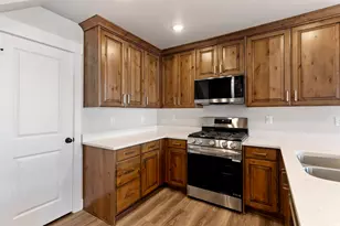 3134 N 1675 E, Layton, UT 84040 - Photo 9