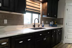 951 W Grizzly Wulff Dr, Bluffdale, UT 84065 - Photo 11