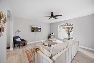 358 Lakeview Dr, Lehi, UT 84043 - Photo 3