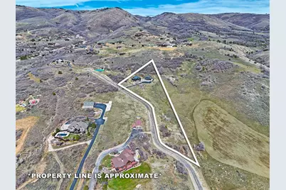 2252 E Lauren Ln, Liberty, UT 84310 - Photo 9