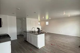 887 E Oakum Ln, Saratoga Springs, UT 84045 - Photo 3