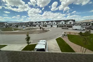 887 E Oakum Ln, Saratoga Springs, UT 84045 - Photo 9