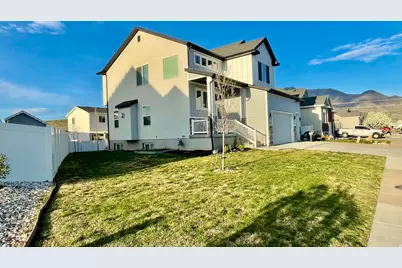 582 E Petersen Pkwy, South Weber, UT 84405 - Photo 3