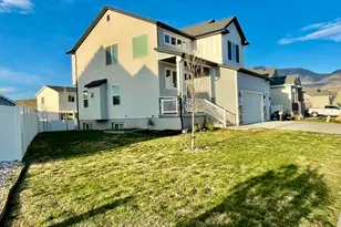 582 E Petersen Pkwy, South Weber, UT 84405 - Photo 3